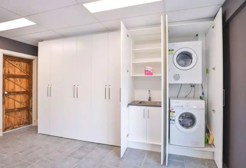 Indulge Apartments   Eighth Street