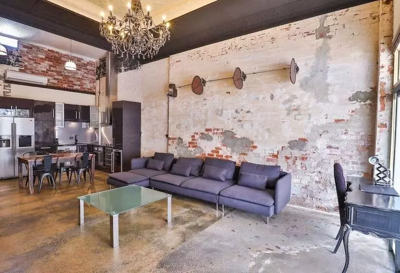 Indulge Apartments   Eighth Street