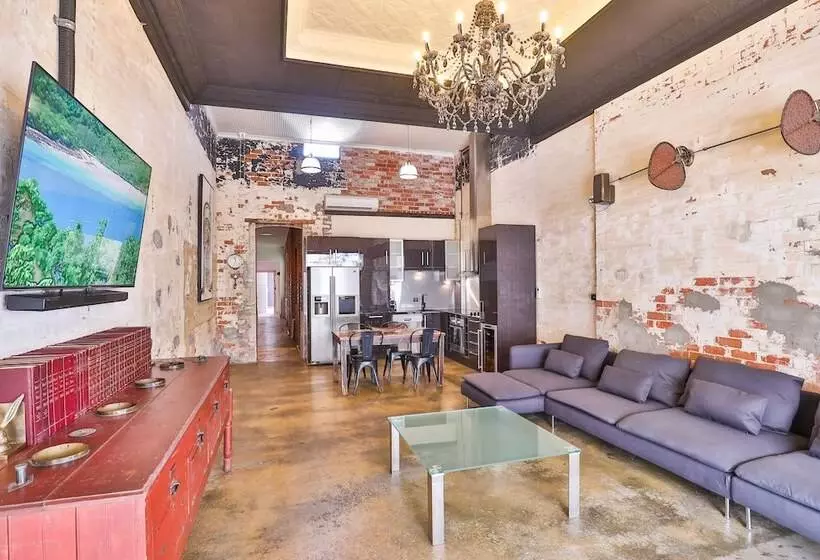 Indulge Apartments   Eighth Street