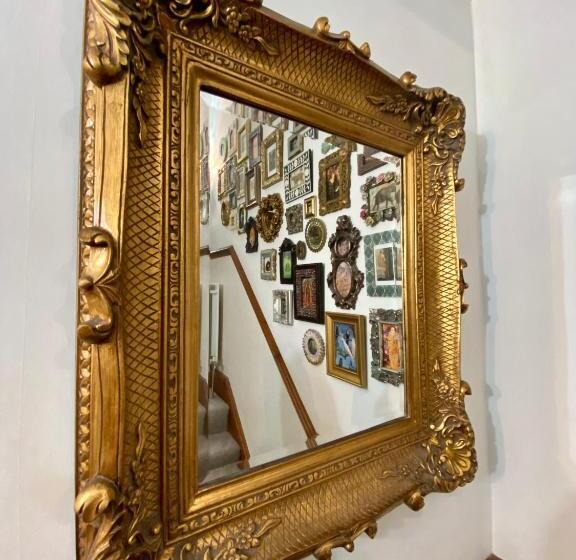 膳宿费 Elm Tree Lodge