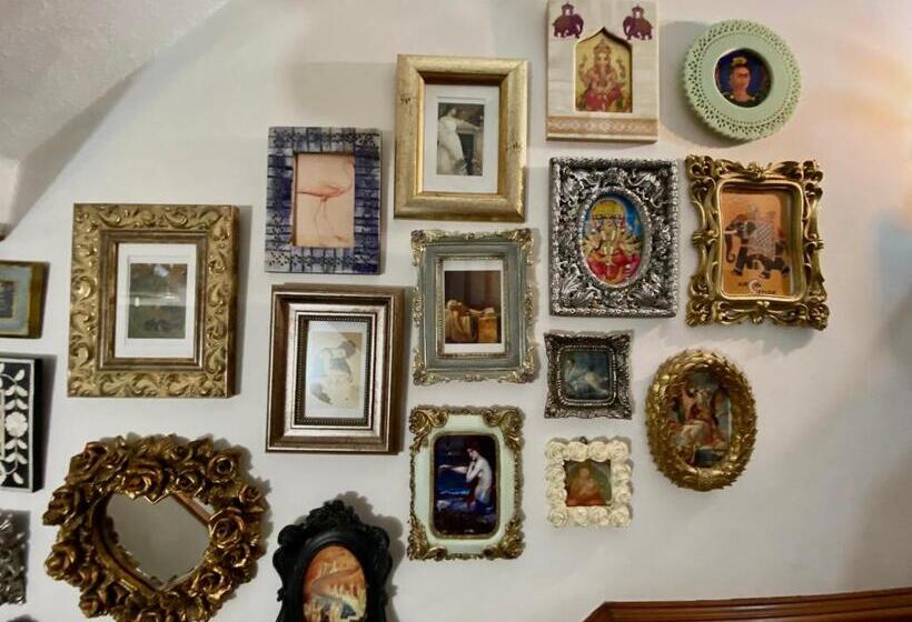 膳宿费 Elm Tree Lodge