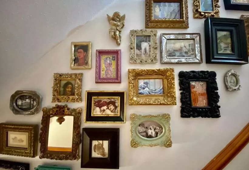 膳宿费 Elm Tree Lodge