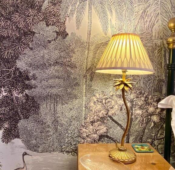 膳宿费 Elm Tree Lodge