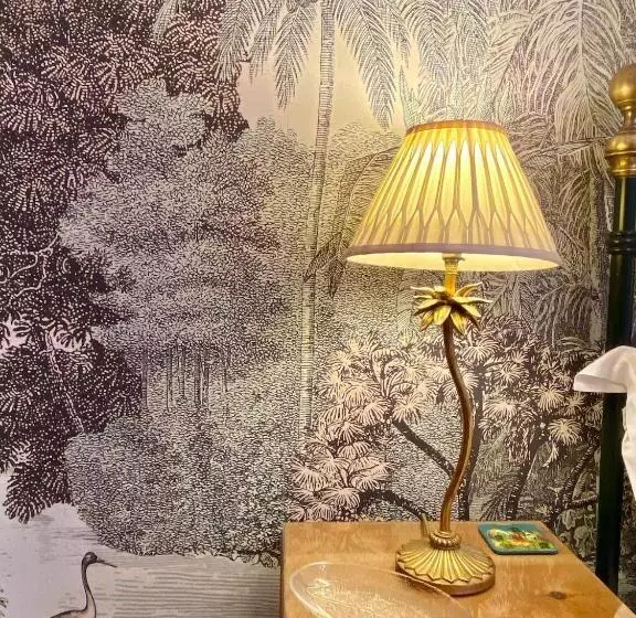 膳宿费 Elm Tree Lodge