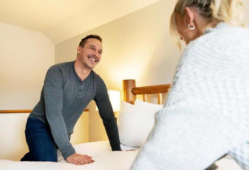 Курорт Mountain Side Hotel Whistler By Executive