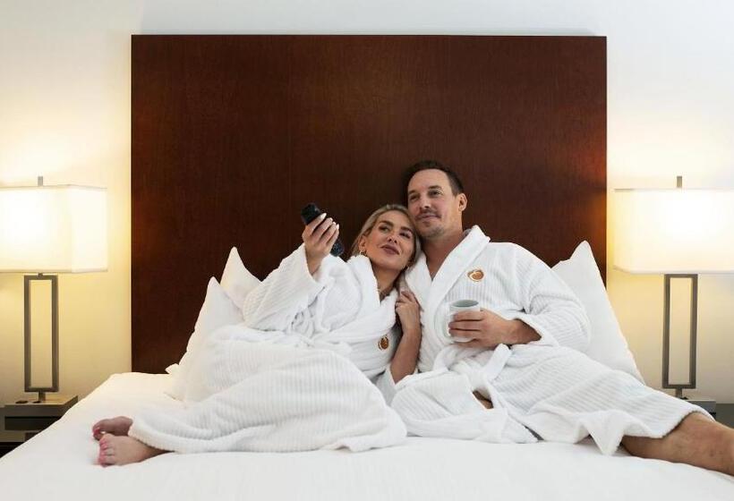 Курорт Mountain Side Hotel Whistler By Executive