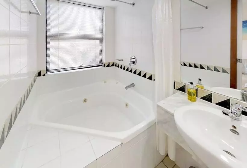 Silkari The Pavilions