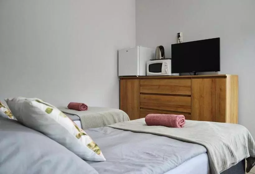 Retkeilymaja Apartament Adabet