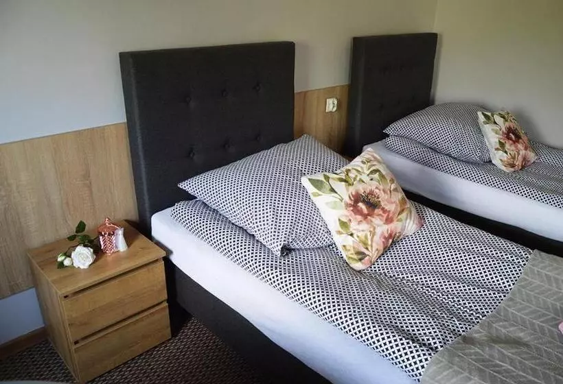 Retkeilymaja Apartament Adabet