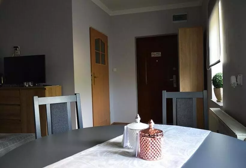 Retkeilymaja Apartament Adabet