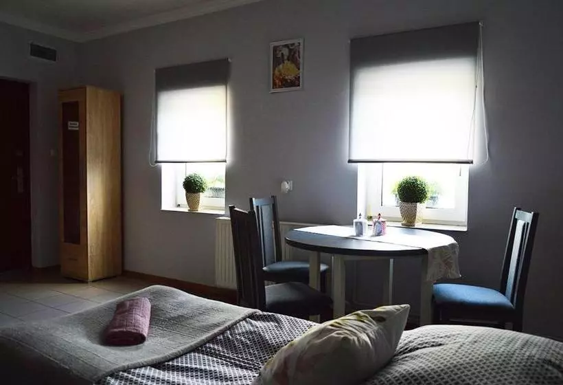 Retkeilymaja Apartament Adabet