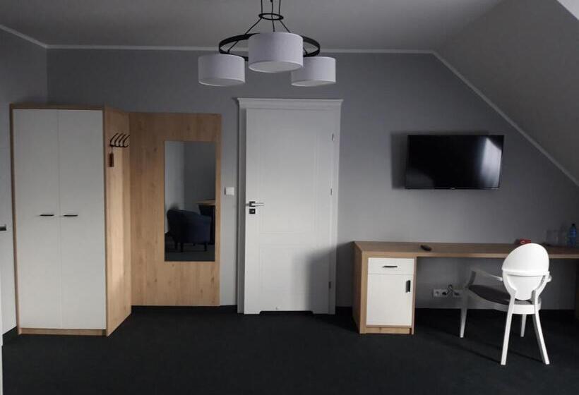 הוסטל Dworek Czardasz Strzebielino Wejherowo