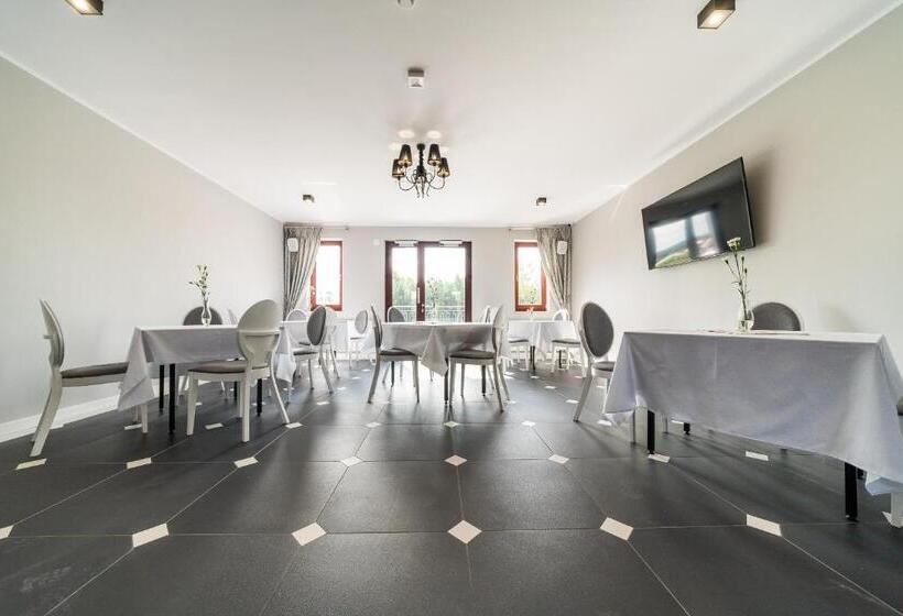 הוסטל Dworek Czardasz Strzebielino Wejherowo