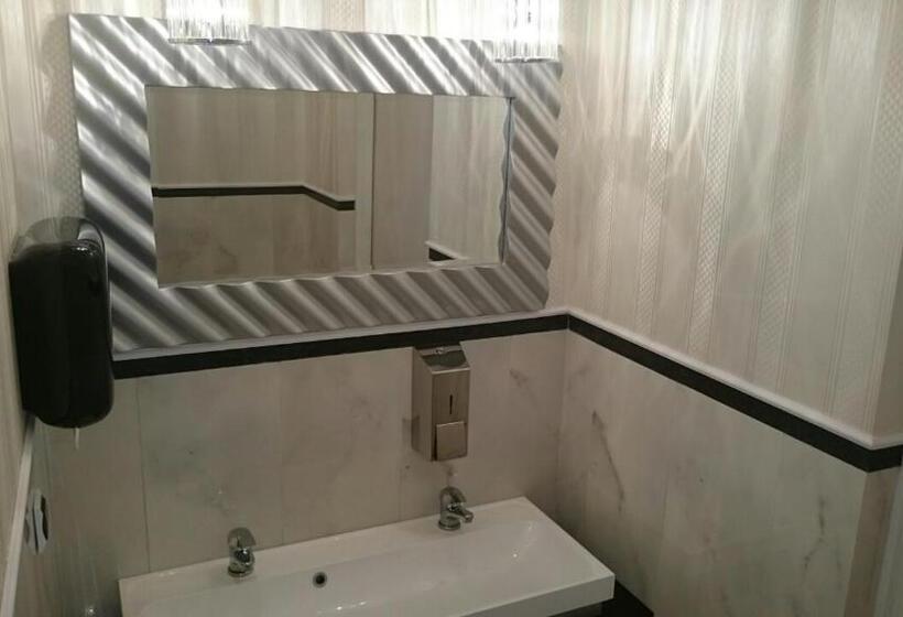 فندق صغير Restauracja Księżycowa