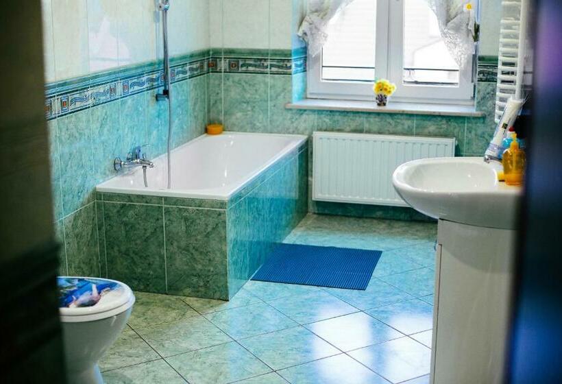 호스텔 Tanie Noclegi 2