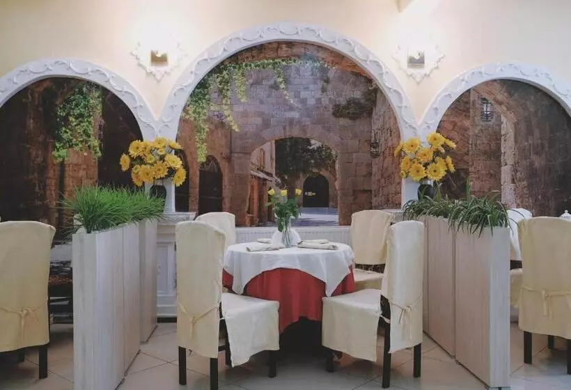 Retkeilymaja Zajazd Restauracja Paradise