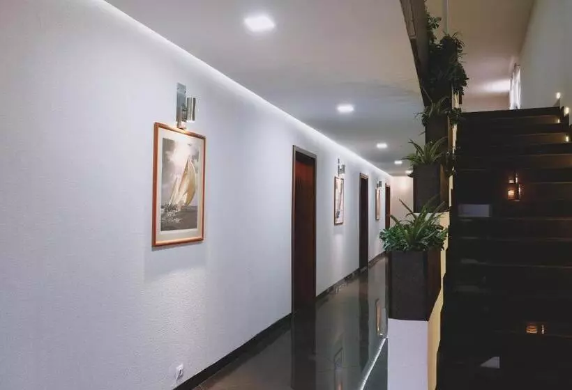 Retkeilymaja Zajazd Restauracja Paradise