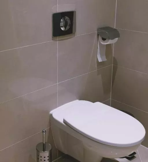 Retkeilymaja Zajazd Restauracja Paradise