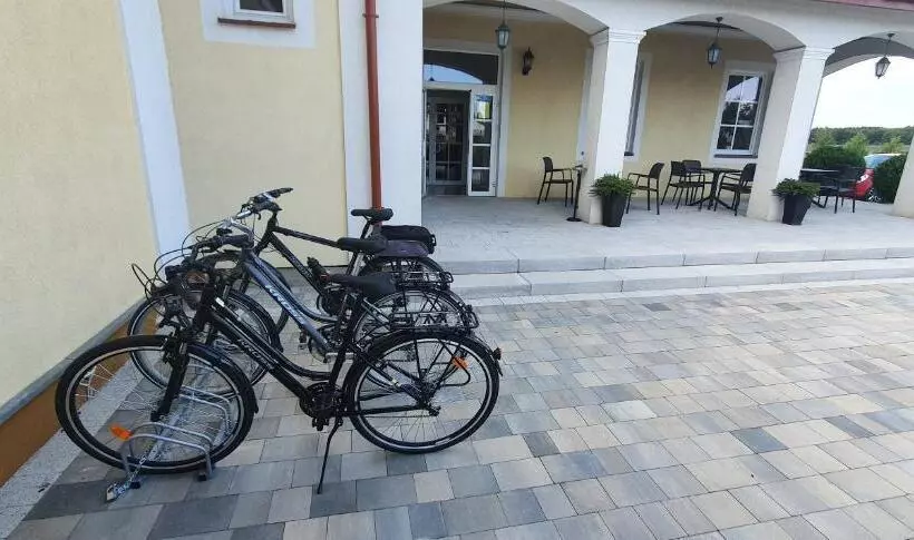 Retkeilymaja Zajazd Zaścianek