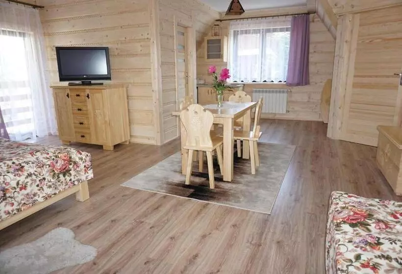 Aamiaismajoitus (B&B) Dom Wczasowy Krystyna