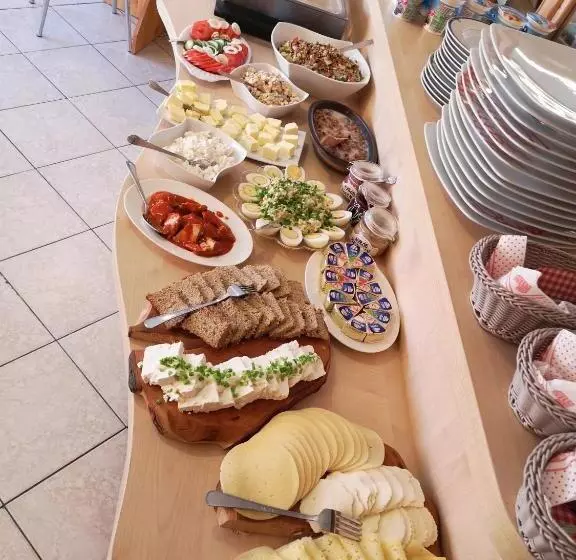 Aamiaismajoitus (B&B) Dom Wczasowy Krystyna