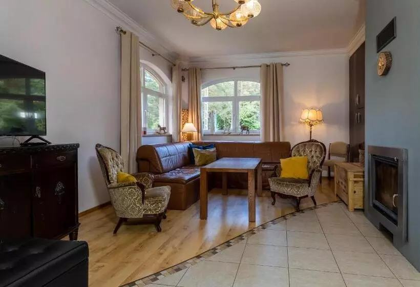 Aamiaismajoitus (B&B) Willa Wiktoria W Rozewiu   Parking W Cenie!