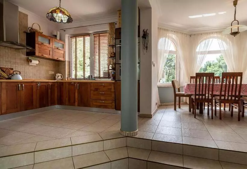 Aamiaismajoitus (B&B) Willa Wiktoria W Rozewiu   Parking W Cenie!