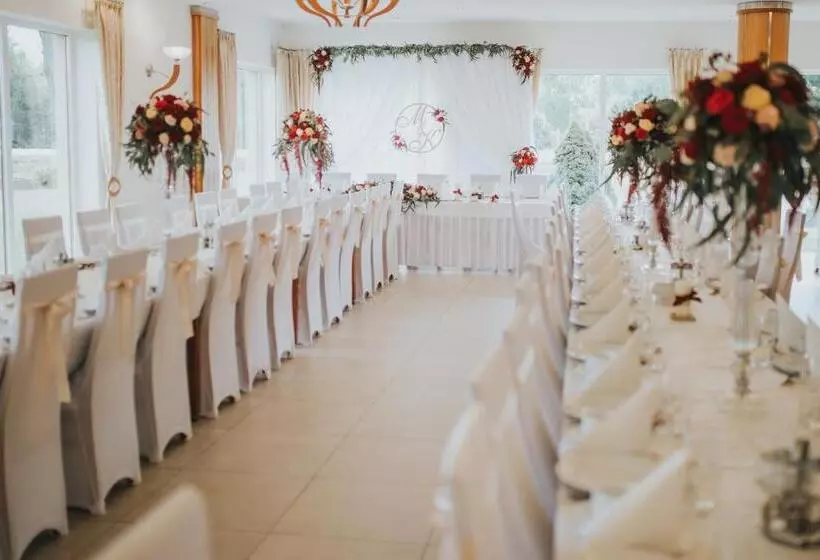 Aamiaismajoitus (B&B) Zajazd Chata Kębłowo