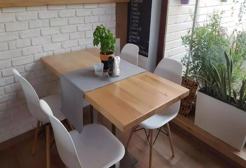 Aamiaismajoitus (B&B) Zajazd Chata Kębłowo