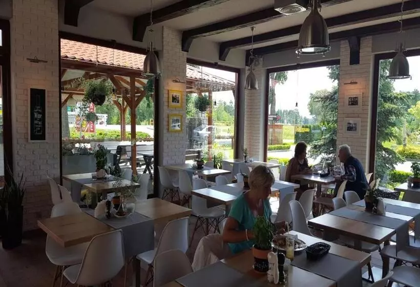 Aamiaismajoitus (B&B) Zajazd Chata Kębłowo