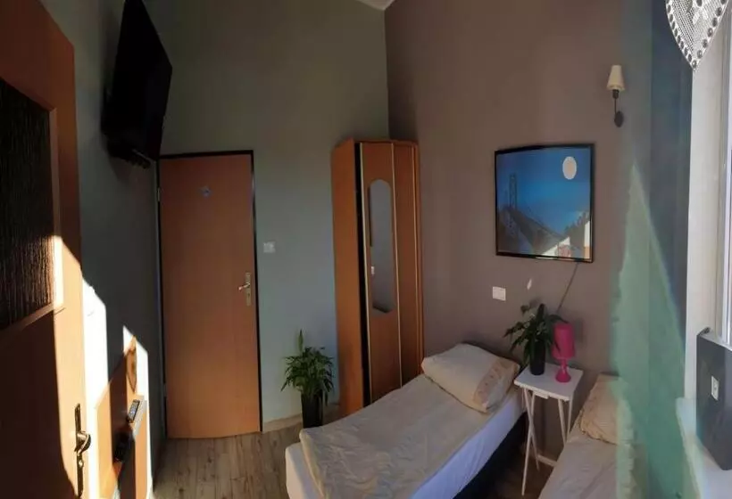 Aamiaismajoitus (B&B) Zajazd Chata Kębłowo