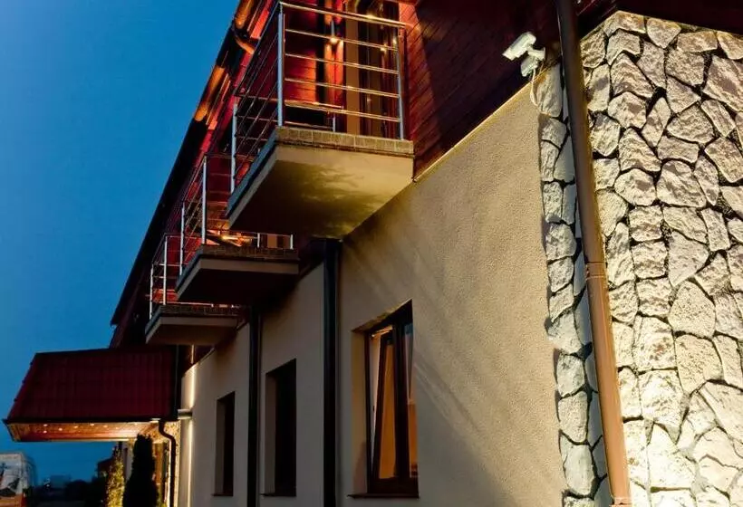 Aamiaismajoitus (B&B) Zajazd Chata Kębłowo