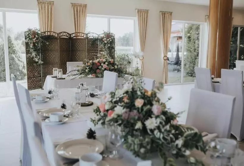 Aamiaismajoitus (B&B) Zajazd Chata Kębłowo