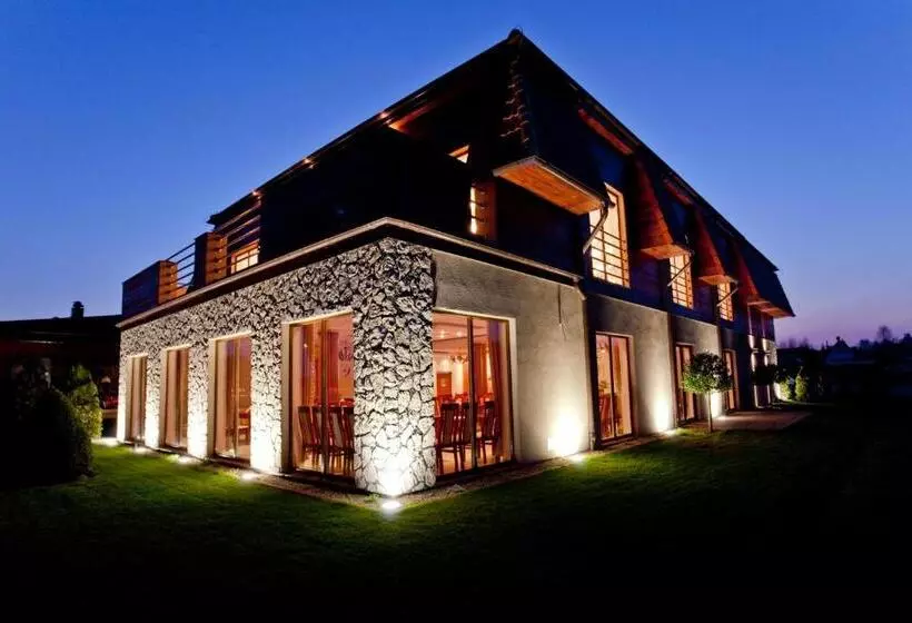 Aamiaismajoitus (B&B) Zajazd Chata Kębłowo