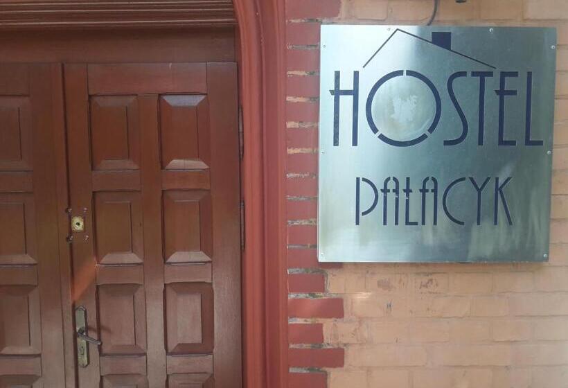 Hostel Pałacyk