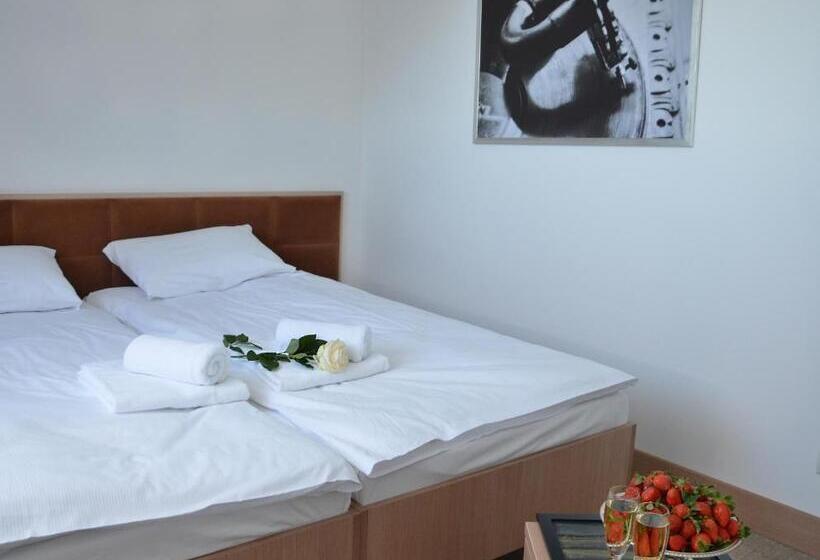 בית מלון כפרי Avangarda