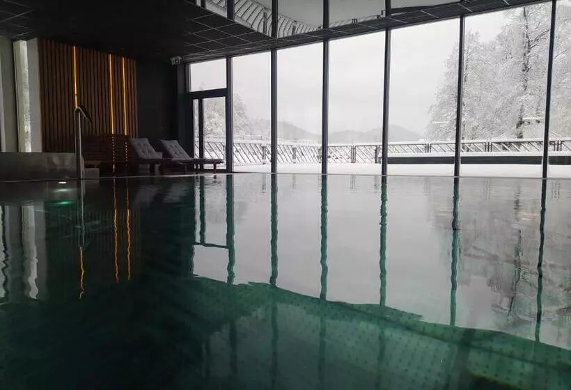 Hotelli Caryńska Resort & Spa