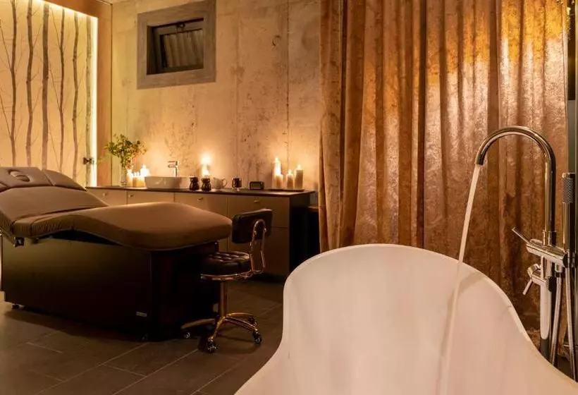 Hotelli Caryńska Resort & Spa