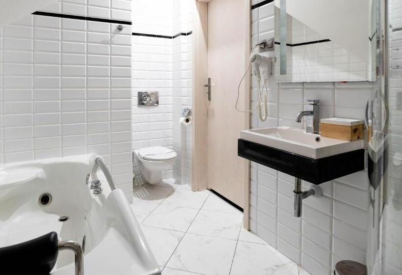 בית מלון כפרי Caryńska Resort & Spa