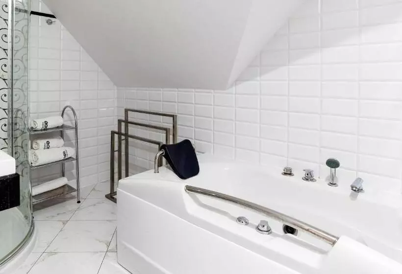 Hotelli Caryńska Resort & Spa