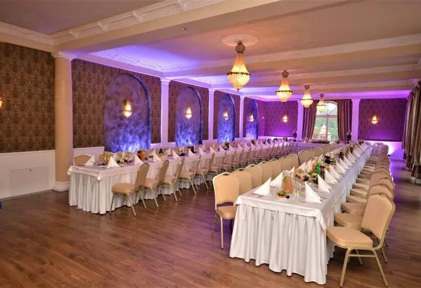 ホテル Dwor Osieczek