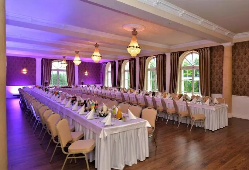 ホテル Dwor Osieczek