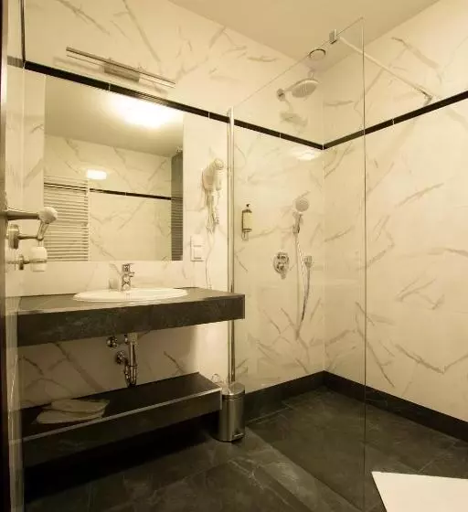 Hotelli Pałac Lubiechowa Jelenia Góra  Riesengebirge