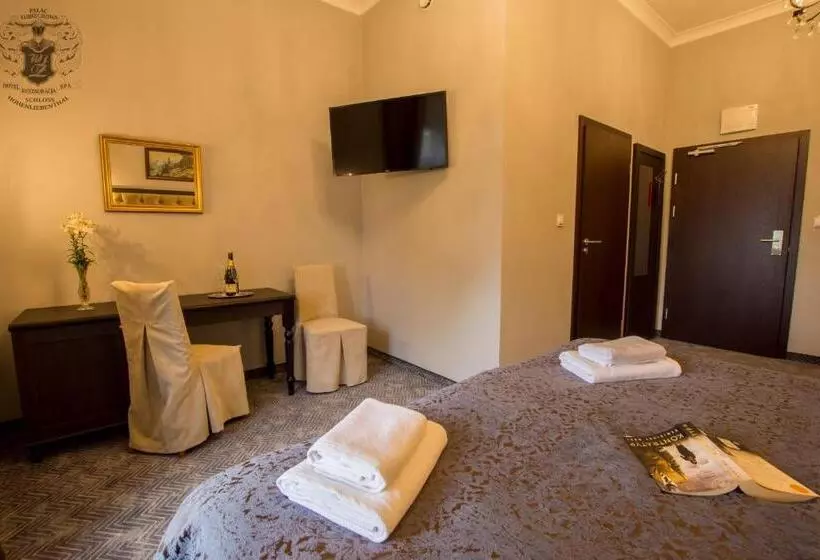 Hotelli Pałac Lubiechowa Jelenia Góra  Riesengebirge