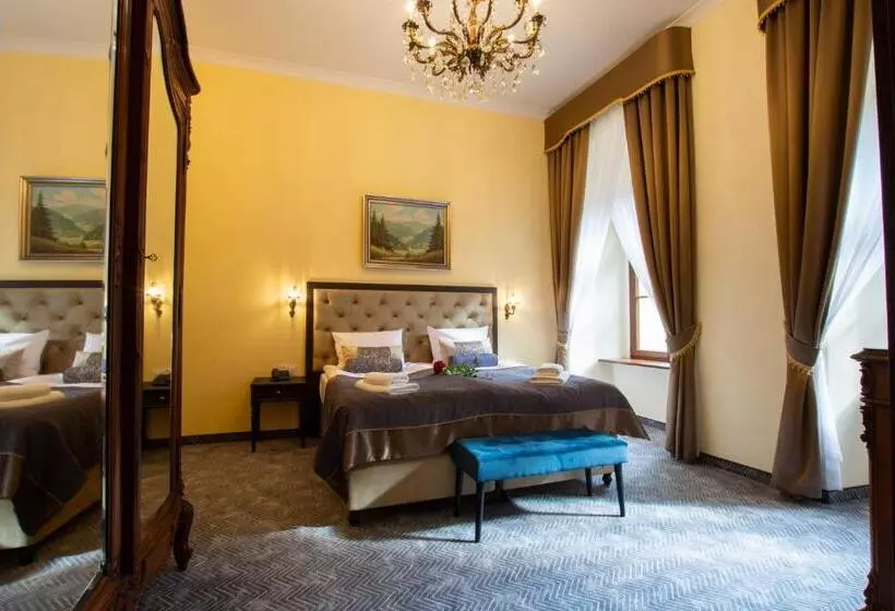 Hotelli Pałac Lubiechowa Jelenia Góra  Riesengebirge