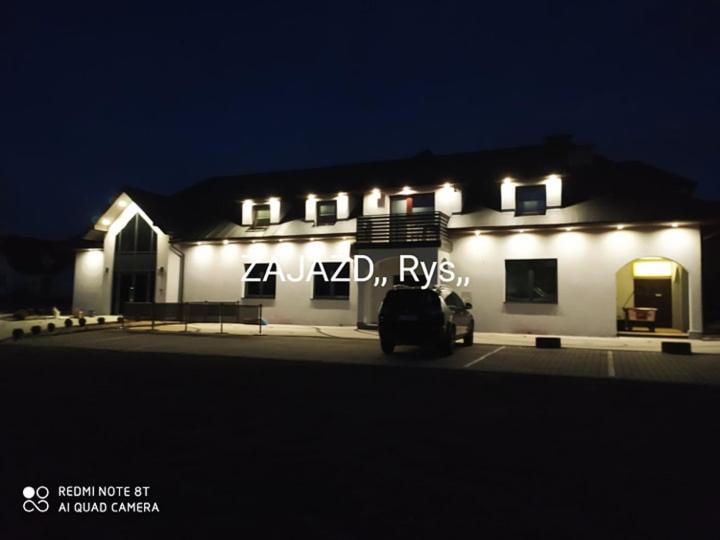 בית מלון כפרי Zajazd ,,ryś