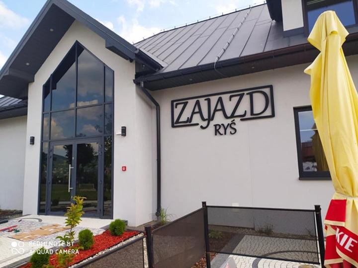 בית מלון כפרי Zajazd ,,ryś