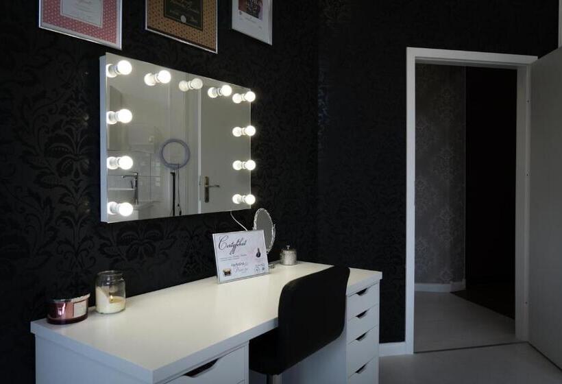 Night O Clock Business Aparts