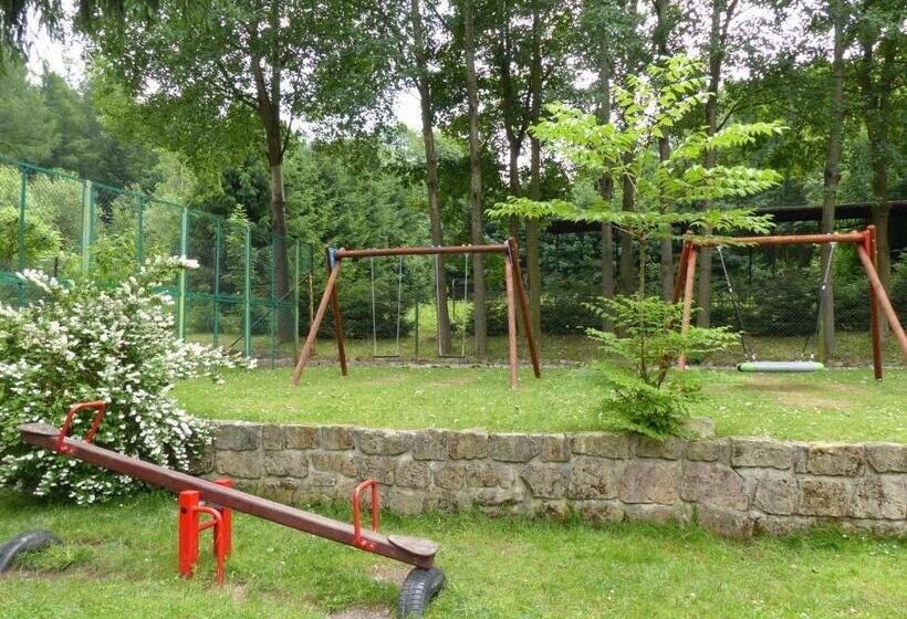 リゾートホテル Dom Wczasowy Kamela