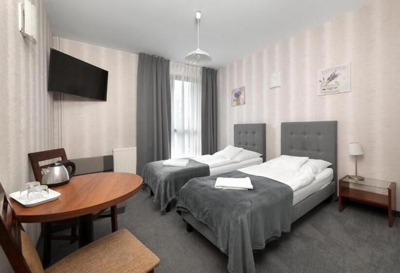 リゾートホテル Dom Wczasowy Kamela